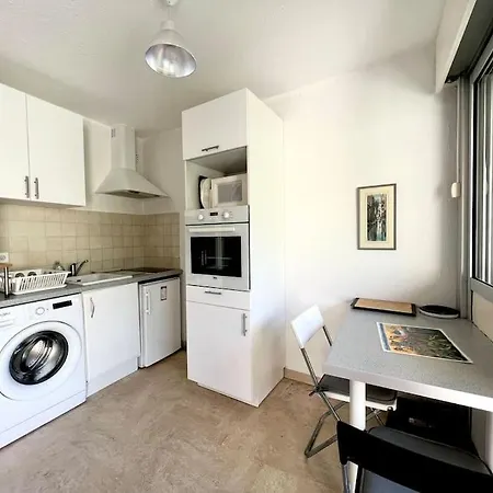 Apartment Rez-de-jardin A Cannes Marina
